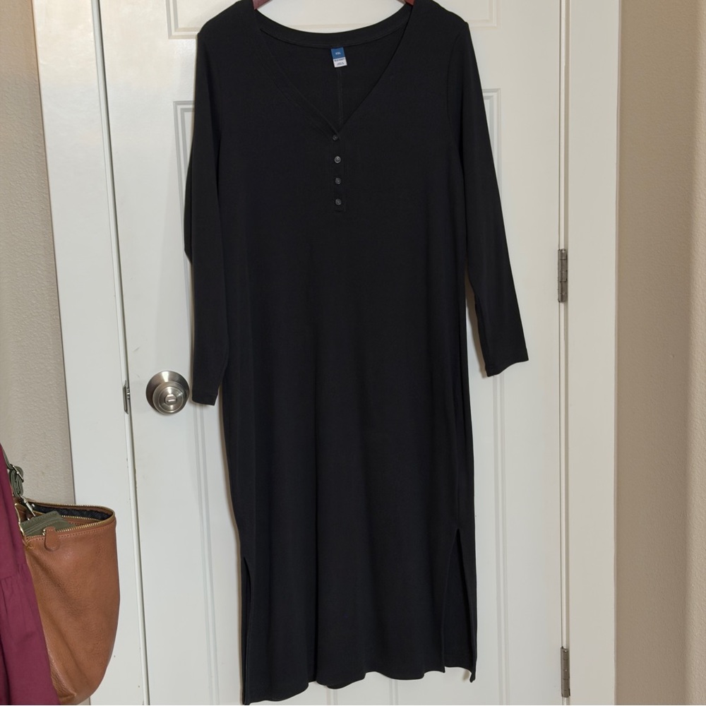 Old Navy Rib-Knit Henley Midi Dress